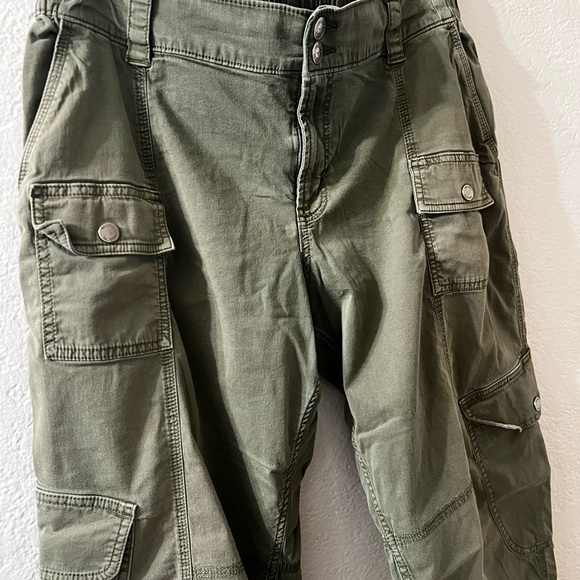 Women’s Cargo Pants - Beige , Gray, and Green - Picture 7 of 9